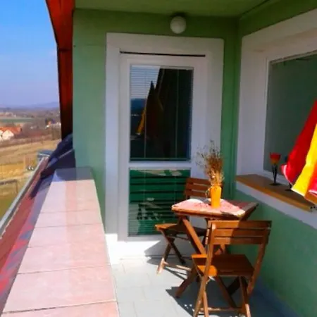 Standard Zimmer3 Mit Kochnische Mit Bad Balkon #17737 Apartmán